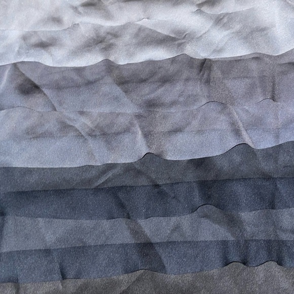 NY&Company waterfall front tank ( worn once ) - Picture 6 of 6